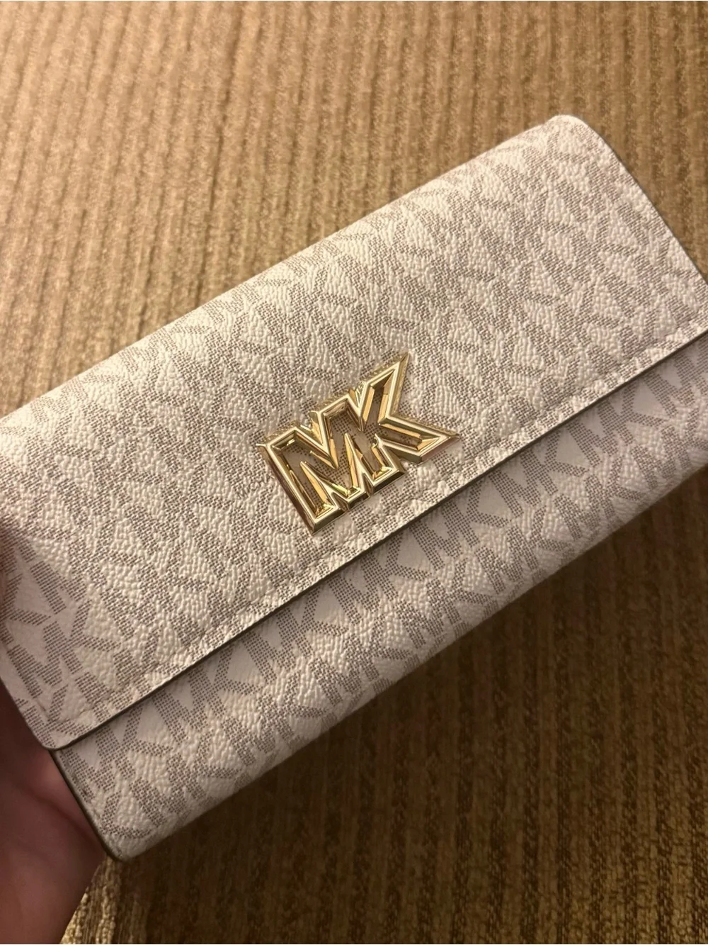 Authentic Michael Kors Reed Large Belted Tote with Matching Wallet Set